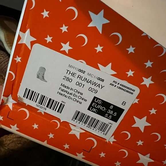 COPY - Aldo x Tezza Leather The Runaway Embossed Western Boots in Beige. - Picture 9 of 9